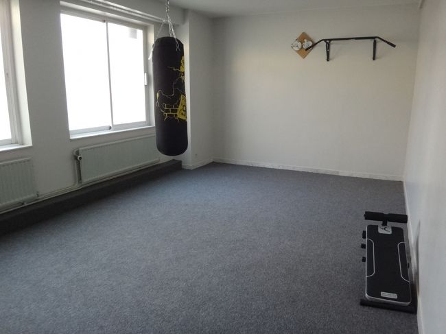 サンドバックまで設置されています。<br />珍しいですね・・・。