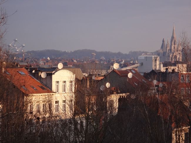 屋上から『アトミウム』と<br />『ノートルダム・ド・ラーケン教会』を見渡すことが<br />できます。