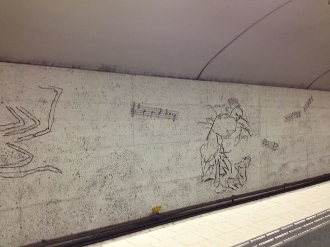 この後、最後の夜をギリギリまで楽しむため、地下鉄アート見物に出かけました。せっかく1日券買ったし。
