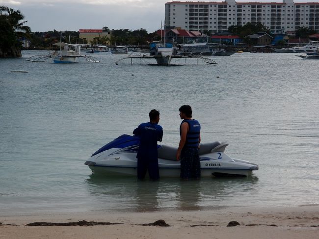 ジェットスキー？水上スキー？