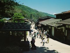 この神社が宿場の外れに成ります～、ここまで来ると観光客も少なくなります。

少し高くなっているので、宿がよく見渡せます、一休みして、また戻ります。

プチ情報、駐車場から線路ガード下までにある「カフェ」、お洒落で静かで珈琲がとっても美味しかったです！、お薦めです。