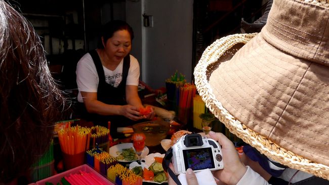 難でもかっこよく切る器械，100元を寅さんの向上のように軽快な中国語で売っている