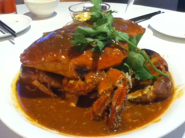 とりあえず、チリクラブということで、Jumbo　seafoodを予約しようとしたのですが、一杯！<br />ということで、パームビーチシーフードへ・・・<br />予約なしでしたが、時間指定で、入口のぎり席ですが・・・と。<br />とりあえず食べれれば良いとばかりに入店。<br />割高な店ですが、旨し！<br />昼は、ホーカーで安く！夜は、少し高くても良いでしょ！