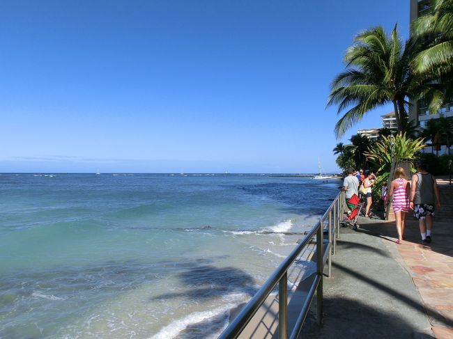 　まぁ、そこかしこで写真を撮っているので、どんな感じかは想像できましたが･･･。<br /><br />　プールサイドやガーデンなどでカメラマンに言われるままのポーズで写真を撮っていきます。だいたい１５分くらいかな。<br /><br />　その後、撮った写真を見せてもらい･･･まぁ無料写真はもらえるのですが、ついでに写真を２枚買いました。２枚で５０ドルくらい。<br /><br />　まぁ記念ですね（笑）