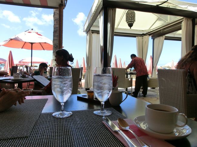 　その後、ふたたびサーフラナイへ。<br />　１０時過ぎですが、それでも少し待ちました。