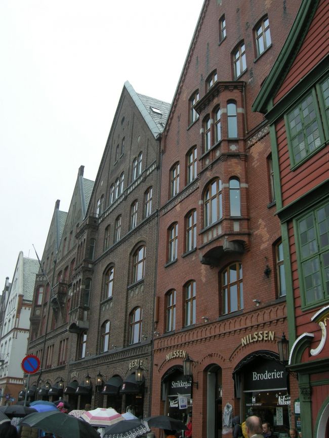 世界遺産のベルゲンの街並み。木造建築というのはすごい。