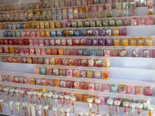 ここでも天燈を売っている