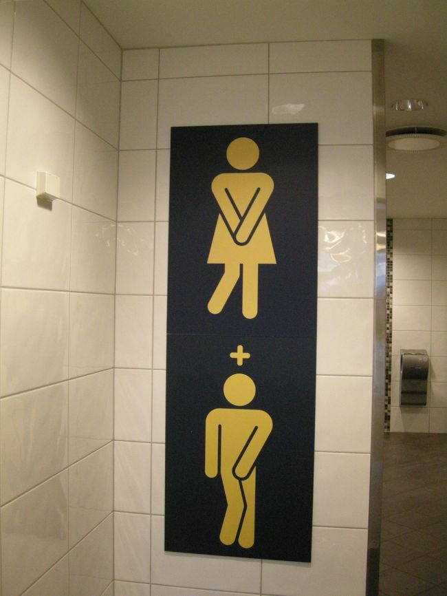 ベルゲン空港のトイレ表示ｗｗ<br />切迫感があっていいなあ。