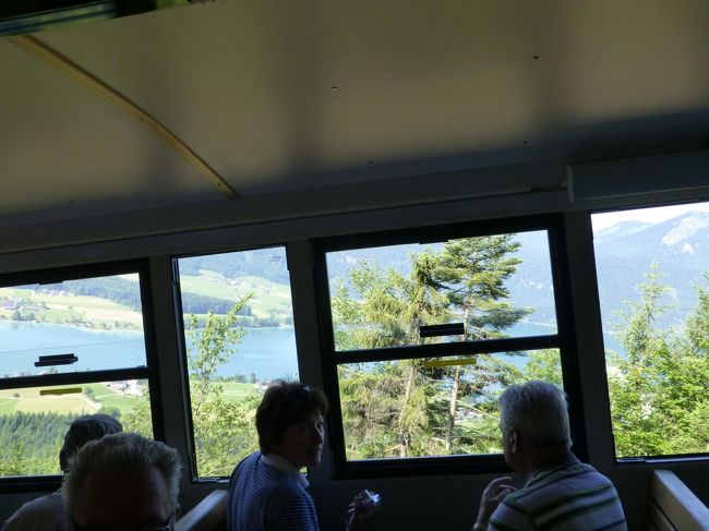 出発して緑がまぶしい中をしばら走ると次第に高度が増して<br />来ます。<br /><br />