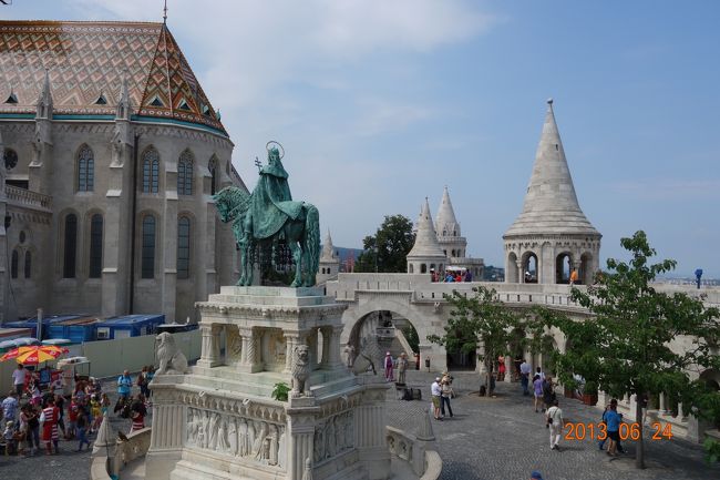 漁夫の砦が見えています。