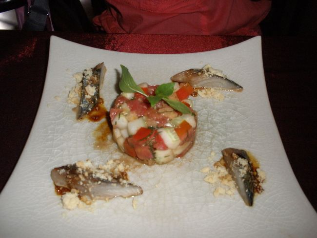 サバの燻製と野菜のタルタル<br /><br />サバが半生で脂が乗っててうまい！