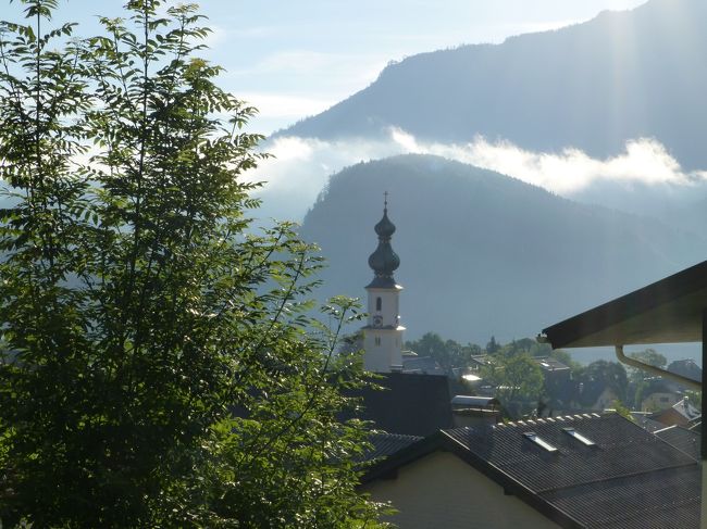 高台へ登ってみたがどうやら少し方向が違うよう。<br />バスの時間も迫ってきたので<br />ザンクト・ギルゲン（バス駅）へ向かい7：30発のバス（BUS150)で<br />ストローブルへ行きました。