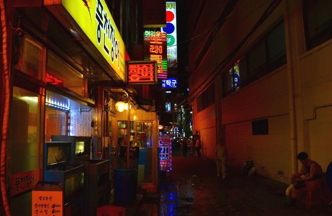 荷物を置いて、鐘路3街の夜を楽しむ。