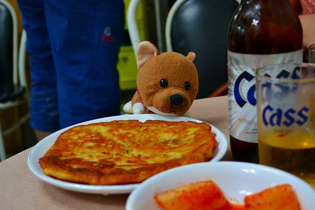 緑豆粉で作ったチジミ。<br />これも食感がザラザラした感じで、イマイチでした。<br /><br />うーむ、残念。