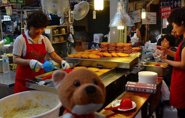 屋台はやっているワン。