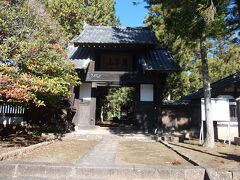 大泉寺。甲斐百八霊場第五十九番。武田信虎の菩提寺。
甲斐善光寺から3km、車で10分。駐車場有り。
境内はやや広い。拝観目安は15分。
御朱印は庫裏で頂ける。