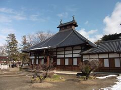 長国寺。典厩寺から3.5km、車で10分。駐車場有り。
境内はやや広く、御霊屋や廟所の見学もできる。拝観目安は30分。
御朱印は受付・お守り売場にて預け、御霊屋の見学が終わった後受け取った。