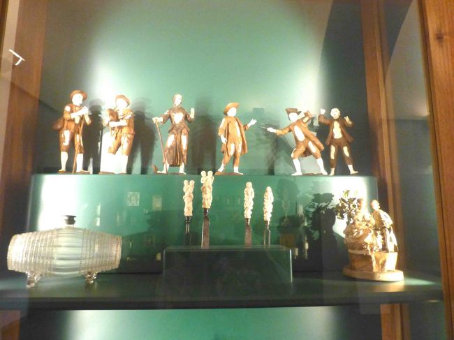 いろんな表情のお人形、かわいいですね。<br /><br />