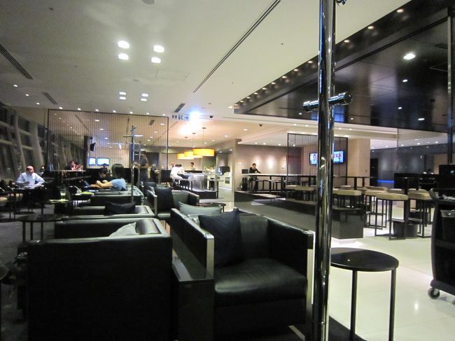 羽田発ＮＨ1062便。深夜0:05発。<br />羽田空港のビジネスラウンジ利用は初めてです。<br />