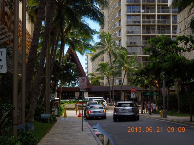 兄夫婦と長男夫婦は１ベッドルームなので、チェックイン時間前に部屋に入れましたが、じんまま夫婦＆母は２ベッドルームを予約していたので、準備ができていないため、待たされました。<br />待つ間、夫はじっとしていられなく、ホテルの周辺をウロウロ。