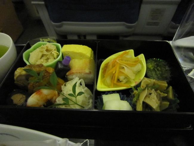 ANAビジネスクラスは和食が美味しいような気がするので、迷わず決めましたが、当たりだったか、外れだったか・・・