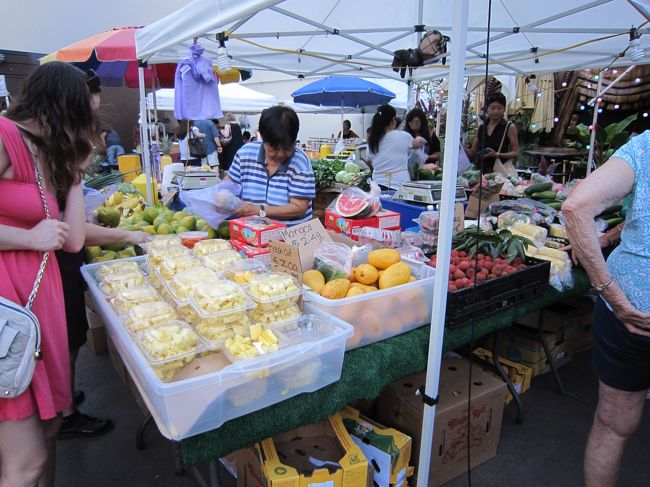 カットフルーツも美味しそう。