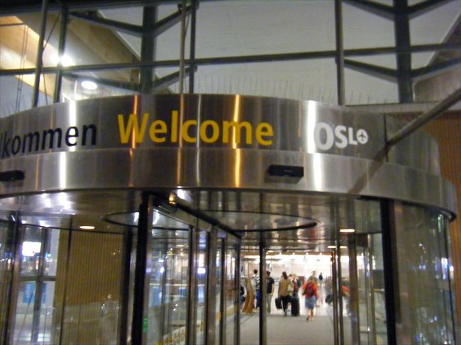 まだ外は暗い、