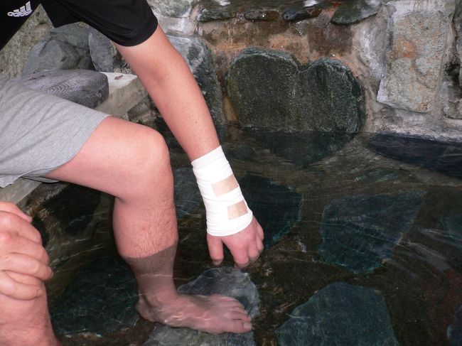 すごく熱い湯でした。子宝だろうと熱かろうと、治れ治れーと入ります。