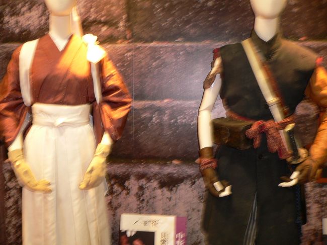 ドラマの中できた衣装や銃の試し撃ちやらセットやら、ウチは毎週見ているので楽しかったですよ。涼しいし。