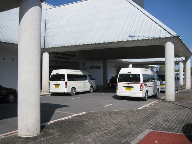 クラビ空港。<br />とてもこじんまりしてきれいな空港だった。<br />