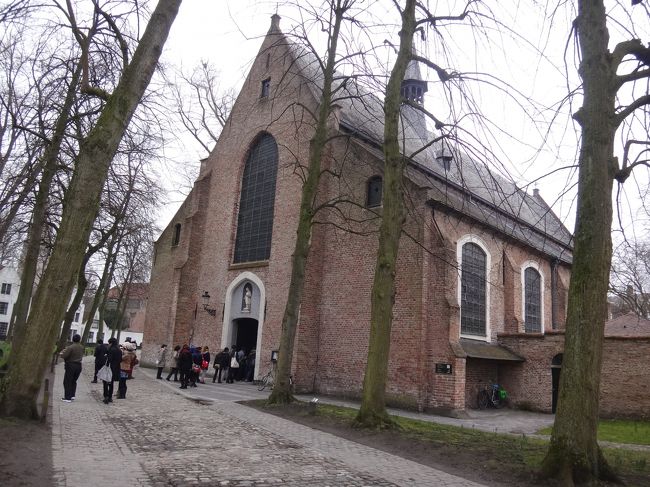 『ベギン会修道院』の敷地内には、ベギン会の<br />守護聖女エリザベスに捧げられた教会があります。<br /><br />