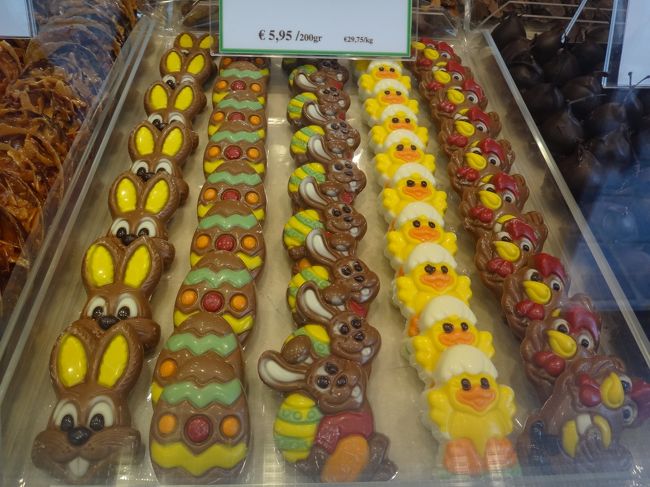 ベルギー【CHOCOHOLICK】（チョコホリック）<br /><br />動物の顔型のカラフルなチョコレートです。<br />イースター用かな？<br /><br />200g　5.95ユーロ（約756円）<br />1kg　29.75ユーロ（約3,778円）