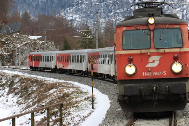 列車がやってきました。<br />フェリーの到着と列車の到着がリンクしていますので、それほど待たないで乗れるのがいいところです。