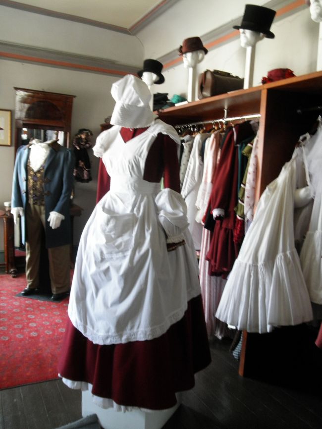 　やっぱりマニアにはメイド服か。