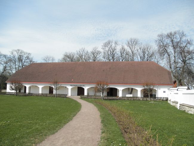 　ここにはホテルとホステルもあって、エストニアの自然教育の拠点となっているようです。<br /><br />　ちなみに、ラヘマー国立公園のツアーには、自転車を借りて、回るツアーもあるのですが、我々は体力に自信がないため車移動です。