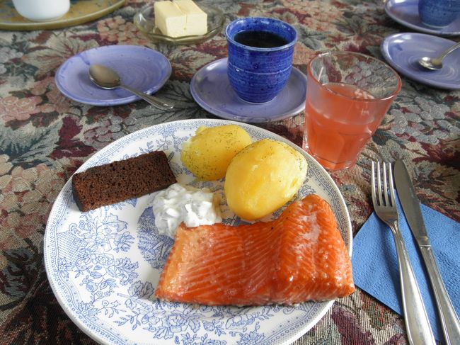 　途中「開運博物館」に立ち寄り、お昼ご飯と博物館見学。<br /><br />　一人１０ユーロ。<br /><br />　サーモン、厚切り。うまいです。
