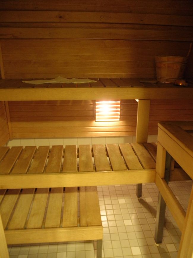 　運よくアップグレードしてもらって、部屋の中にはなんとサウナまである豪華さ。