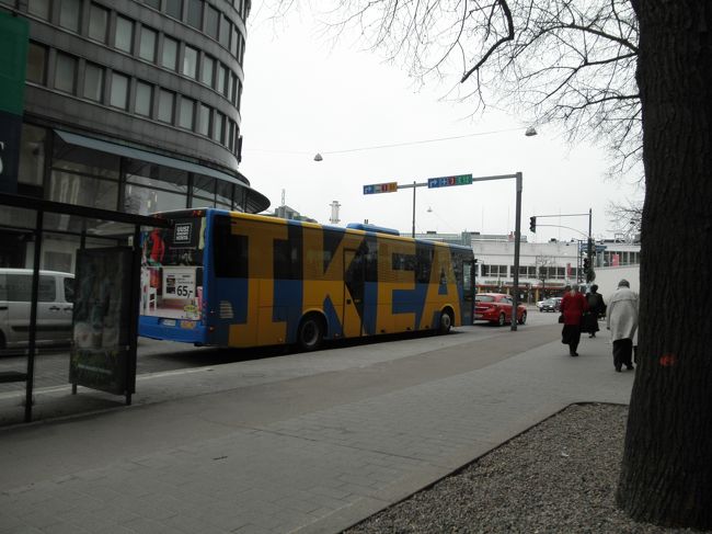 　翌日。<br /><br />　道に迷いながら港へ。高速フェリーでヘルシンキに戻ってきました。<br /><br />　ＩＫＥＡの広告ラッピングバス。