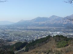 阿蘇方面にやってきた。外輪山から阿蘇盆地を望む。帰りは熊本阿蘇空港から帰る。