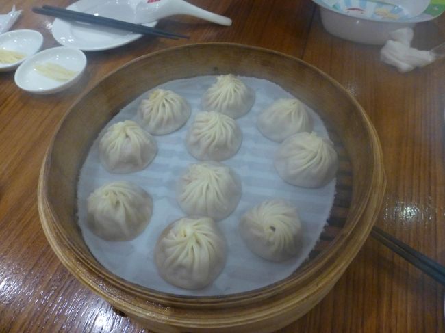 お約束のショーロンポーや、チャーハンに麺類、肉類を食べました。<br /><br />ここは相変わらず美味しいですねー。