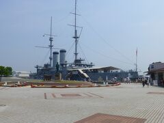 戦艦 三笠。

現在は記念艦 三笠として保存されています。