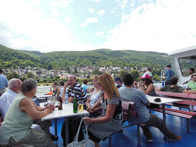 ライン川下り<br />お昼からビール…最高です!!!