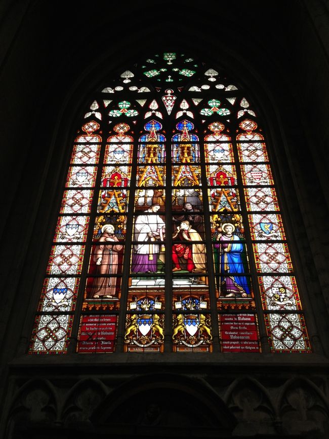 ステンドグラスも美しい