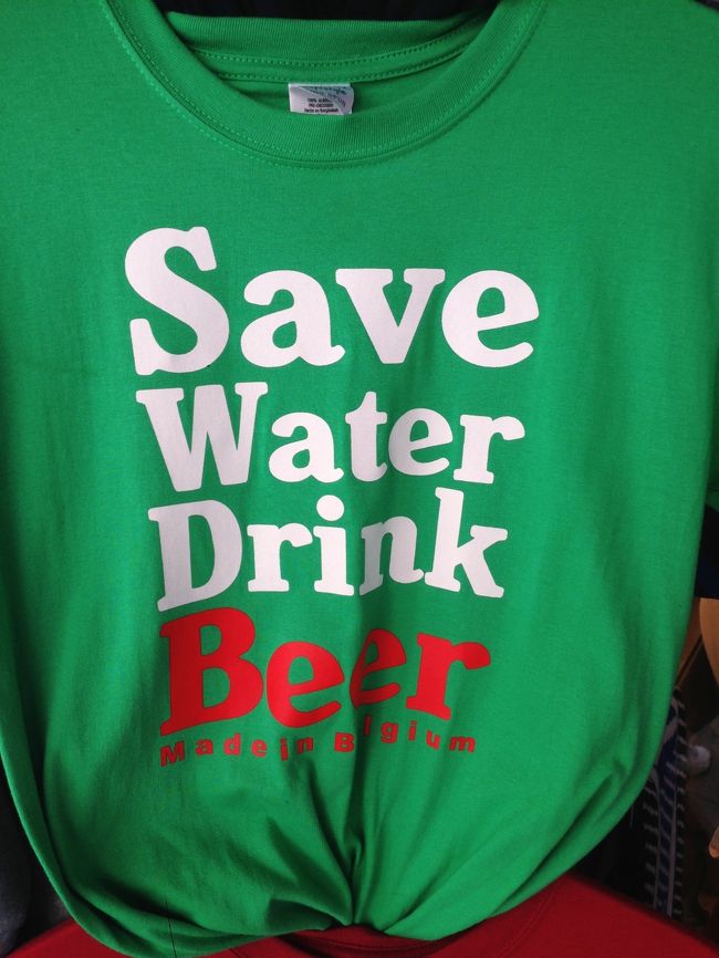 こんなTシャツを発見<br />ベルギーらしくてGood！