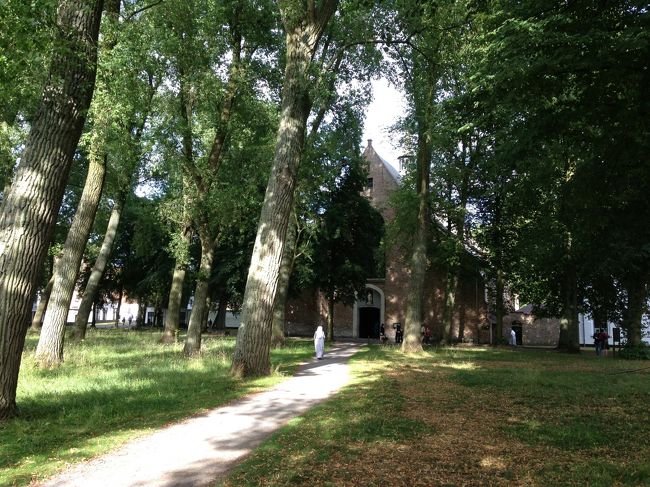 世界遺産にもなっているベギン会修道院<br />この空間だけ時が止まった感じがしていました