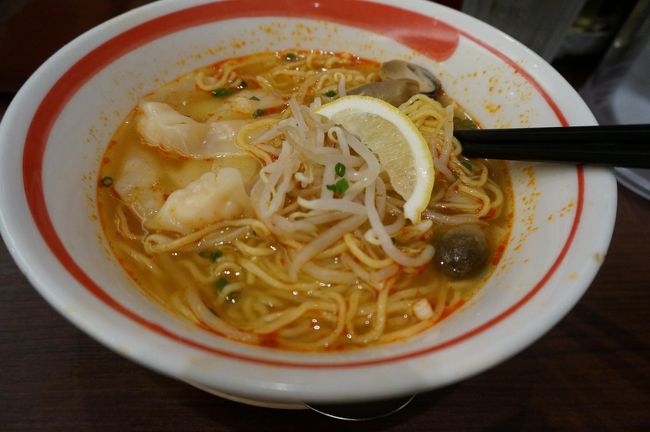 今回の旅、出発は成田空港から。<br />新規就航のスカイマーク成田−石垣島線の利用です。<br />13:10発なので朝もゆっくりで慌ただしくなく良かったです♪<br />出発前に成田空港の『空海』で腹ごしらえ。<br />季節もののトムヤムラーメン！