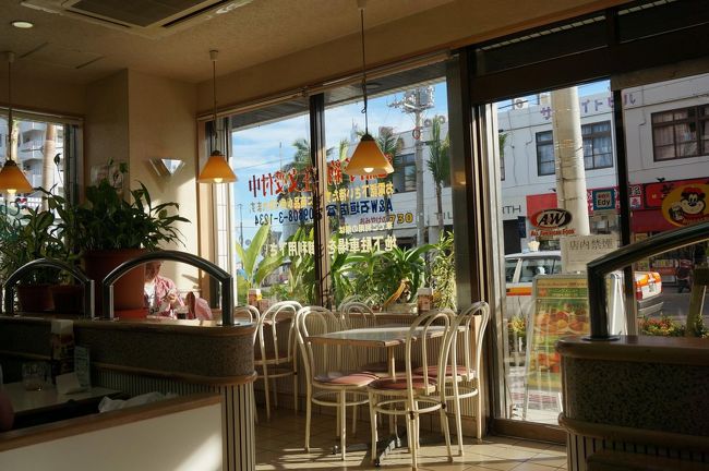 店内からの風景もどことなく南国っぽい♪