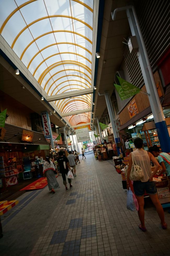 「はるちゃん」に向かう前に腹ごなしにユーグレナモールへやってきました。特産品やお土産物たちが一堂に会す素敵なモールです♪