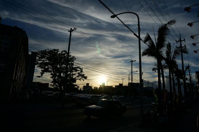 19時を過ぎて、ようやく日が暮れてきました。<br />日が長いんだなぁ。