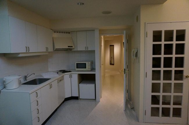 今回の宿泊はロイヤルマリンパレス。<br />離島ターミナルからはタクシーで790円でした。<br />部屋は広ーい。2ベッドルーム＋LDKで2人滞在にはもったいない間取りｗ